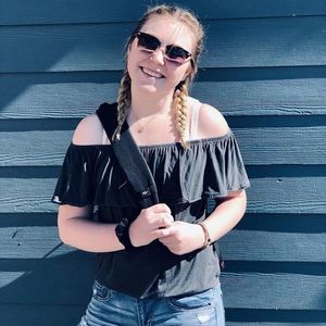 Meet your Posher, Casey